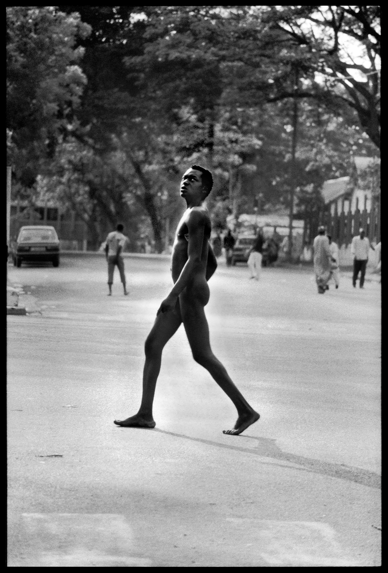 © photo Dorris Haron Kasco, 'Fou nu dans la rue', Abidjan 1992